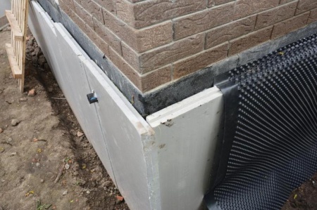 R&eacute;soudre les probl&egrave;mes d'humidit&eacute; gr&acirc;ce au drainage de terrain